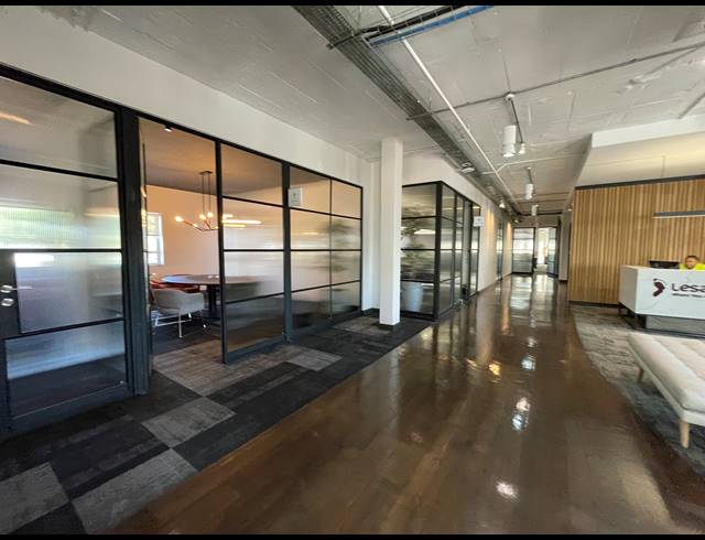 2,213.50M² OFFICE TO LET IN BRYANSTON